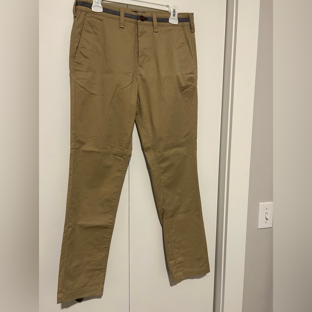 Express Men’s Slim Stretch Khakis 30 Inch Waist 30 Inch Inseam Tan
